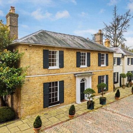 Millen's incredible £2.5 million Kent home that was sold 
