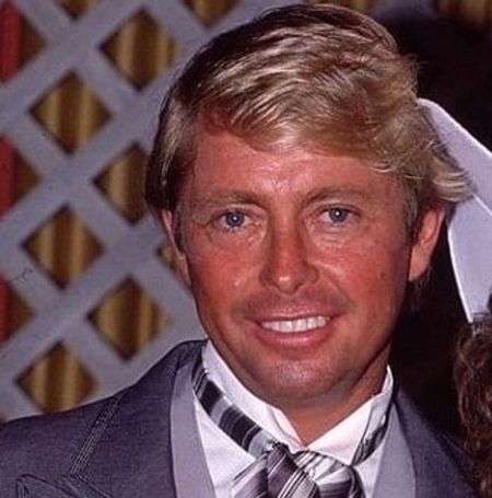 Thomas James Burris is a media personality who rose to limelight after his marriage with late singer Karen Carpenter

Image Source: Nest Lords