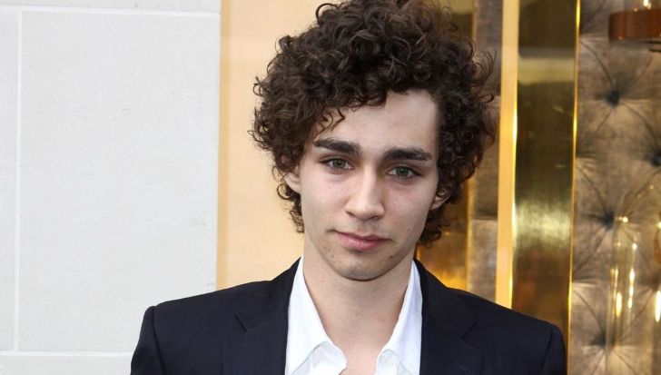 Robert Sheehan