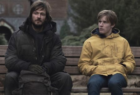 Andreas alongside Louis Hofmann in Dark

Image Source: Indie Wire