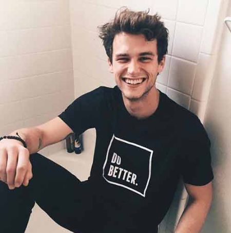 Brandon Flynn is an American actor best known for 13 Reaosns Why

Image Source: Pinterest
