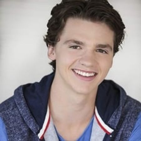 Joel Courtney is an American actor best known for The Kissing Booth

Image Source: The Movie DB