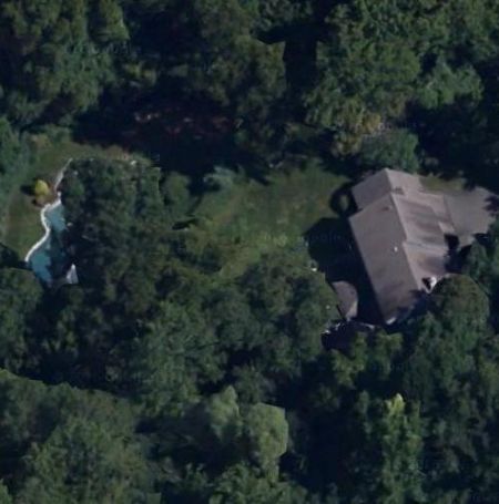 A Virtual image of Chris Berman's house in Cheshire, Connecticut

Image Source: Virtual Image