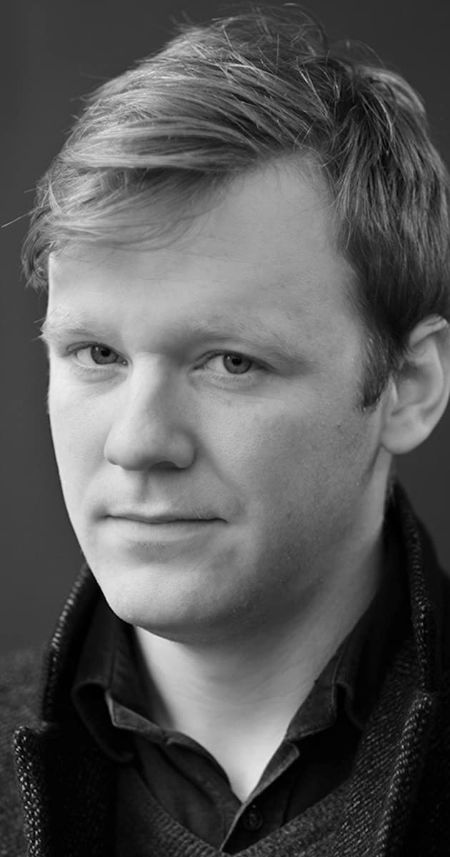 Brian Gleeson is the son of actor Brendan Gleeson

Image Source: IMDB