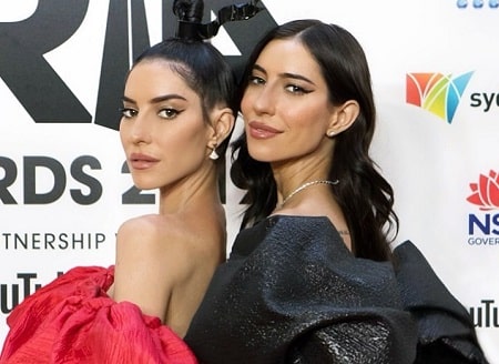 Lisa Origliasso and her sister, Jessica Origliasso